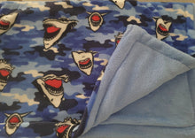 Load image into Gallery viewer, Kennel Blanket - plush fleece double sided - large